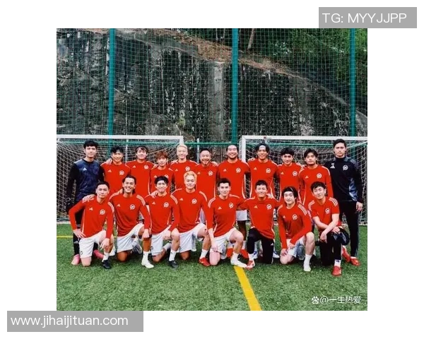 足球明星帅气姿势男生图片展示展现运动魅力与青春活力